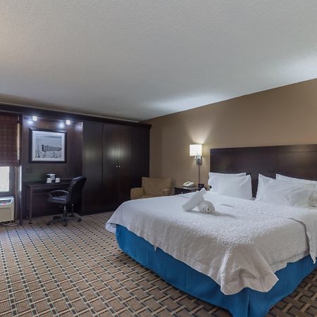 Spark By Hilton Tampa Brandon Экстерьер фото
