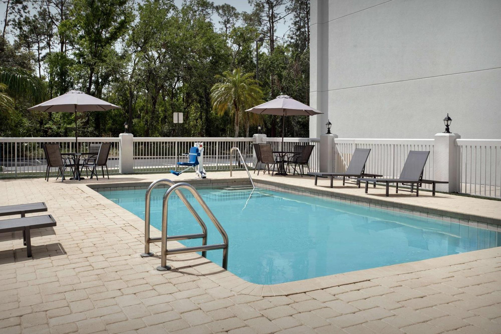 Spark By Hilton Tampa Brandon Экстерьер фото