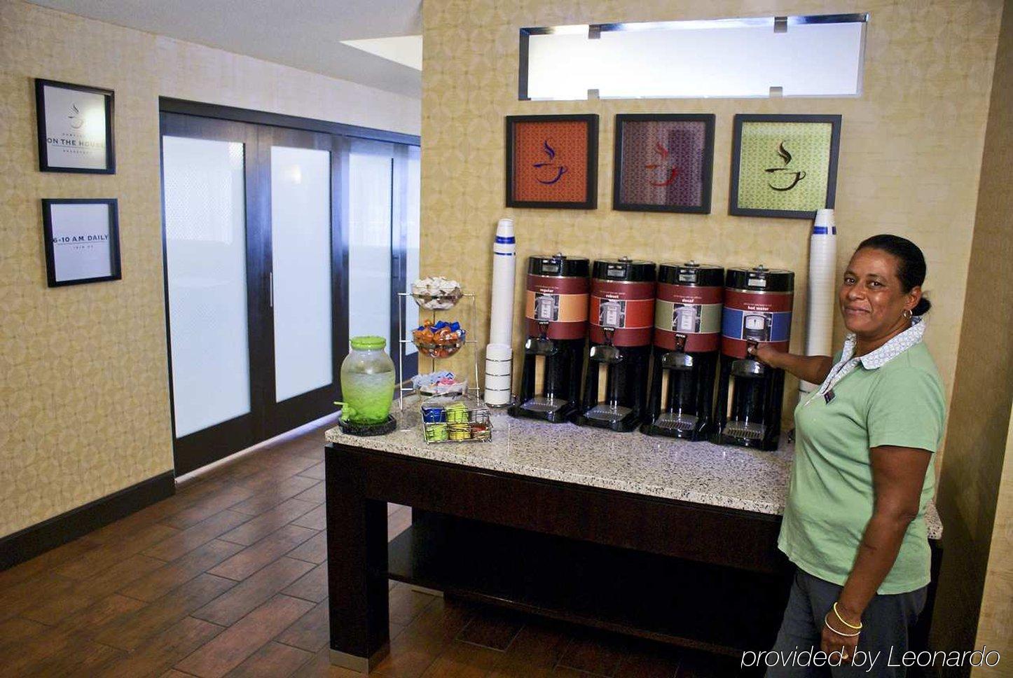 Spark By Hilton Tampa Brandon Ресторан фото